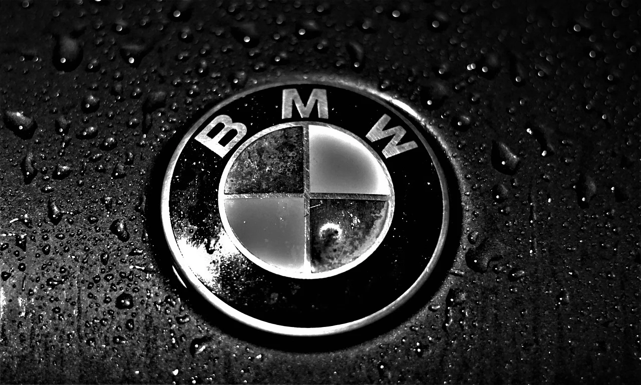 BMW emblem with water droplets